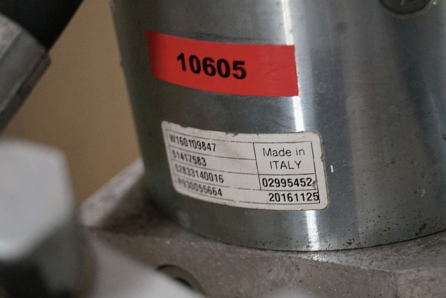 Jungheinrich 51417583 | Pumpmotor with tank and valve block 24V 2,2KW code R9320 - Hydraulisk pumpe for Materialhåndteringsutstyr: bilde 2 Jungheinrich 51417583 | Pumpmotor with tank and valve block 24V 2,2KW code R9320 - Hydraulisk pumpe for Materialhåndteringsutstyr: bilde 2