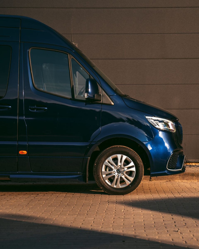 Mercedes-Benz Sprinter 319 VIP Van/ Sleeping Area/ Ski Holders - Persontransport: bilde 4 Mercedes-Benz Sprinter 319 VIP Van/ Sleeping Area/ Ski Holders - Persontransport: bilde 4