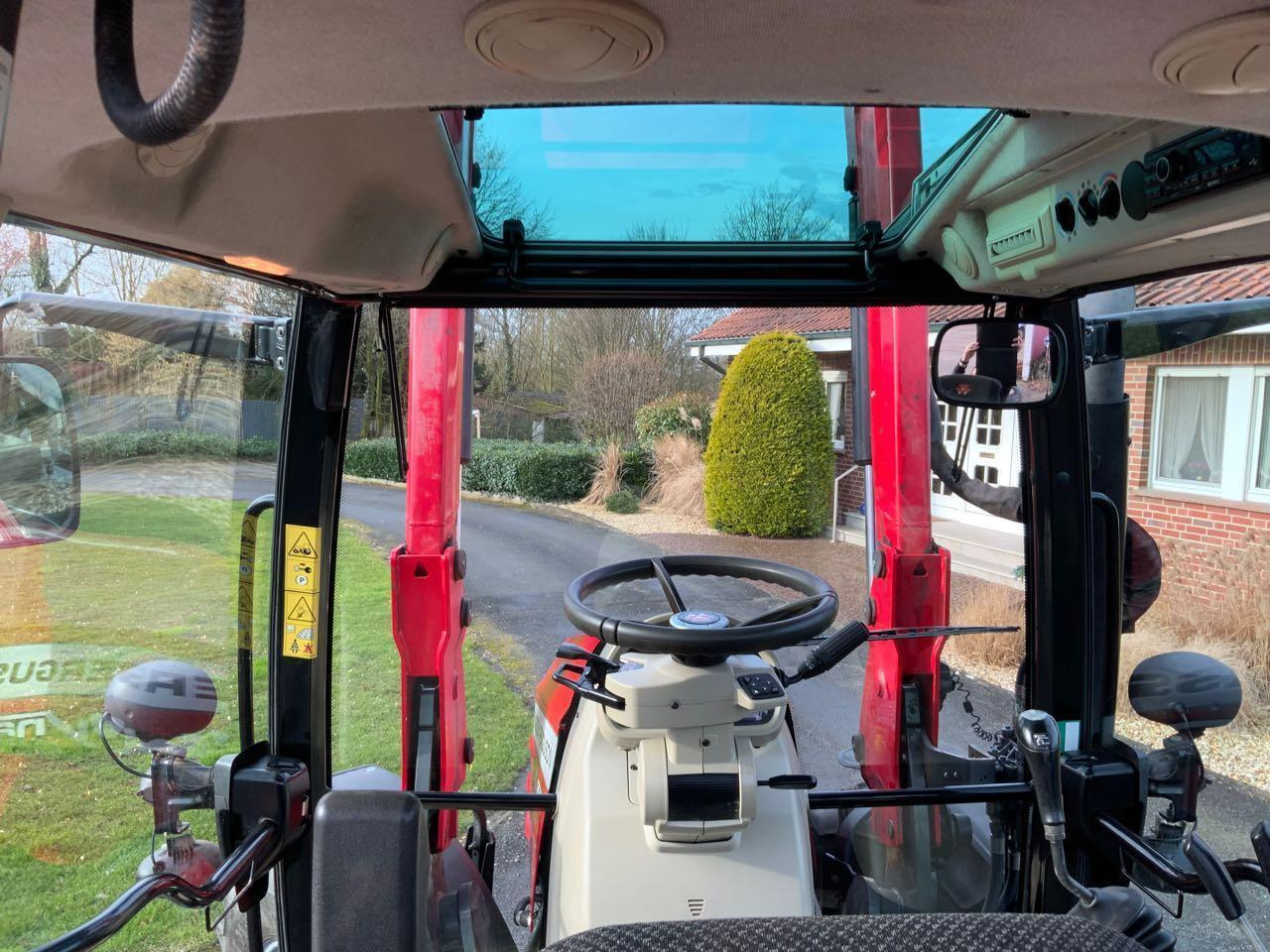 Massey Ferguson MF 5709 S - Traktor: bilde 3 Massey Ferguson MF 5709 S - Traktor: bilde 3