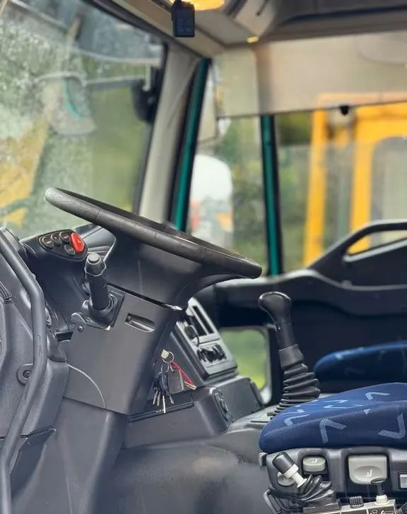 Iveco TRAKKER 450 6x4 WYWROTKA MELLER | EURO 5 | MANUAL | KLIMA | RETARDER | PRZEBIEG 364 000km ! - Tippbil: bilde 5 Iveco TRAKKER 450 6x4 WYWROTKA MELLER | EURO 5 | MANUAL | KLIMA | RETARDER | PRZEBIEG 364 000km ! - Tippbil: bilde 5