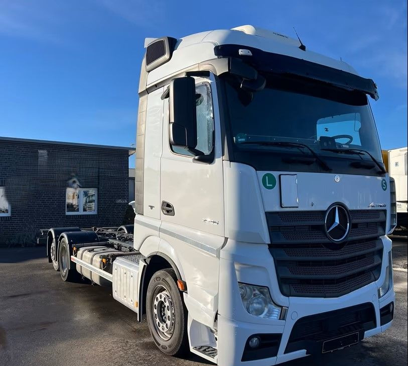 Mercedes-Benz Actros 2545 6x2 | Podwozie pod zabudowę| Euro 6 | Automat - Chassis lastebil: bilde 1 Mercedes-Benz Actros 2545 6x2 | Podwozie pod zabudowę| Euro 6 | Automat - Chassis lastebil: bilde 1