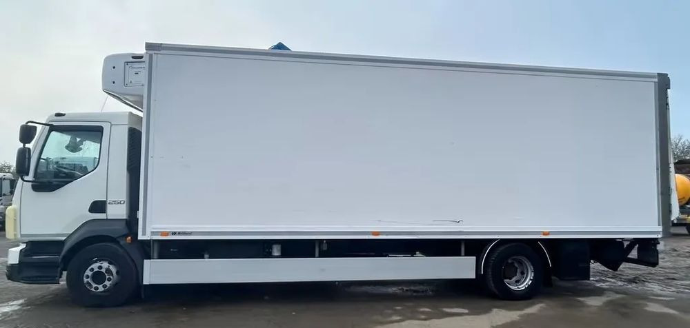 Volvo FL 250 | Chłodnia Carrier Supra -30°C | Hydrauliczna platforma załadunkowa | ogrzewanie postojowe | 187 654 km | Automatyczna skrzynia | Euro 6 |4x2 - Lastebil med kjøl: bilde 3 Volvo FL 250 | Chłodnia Carrier Supra -30°C | Hydrauliczna platforma załadunkowa | ogrzewanie postojowe | 187 654 km | Automatyczna skrzynia | Euro 6 |4x2 - Lastebil med kjøl: bilde 3