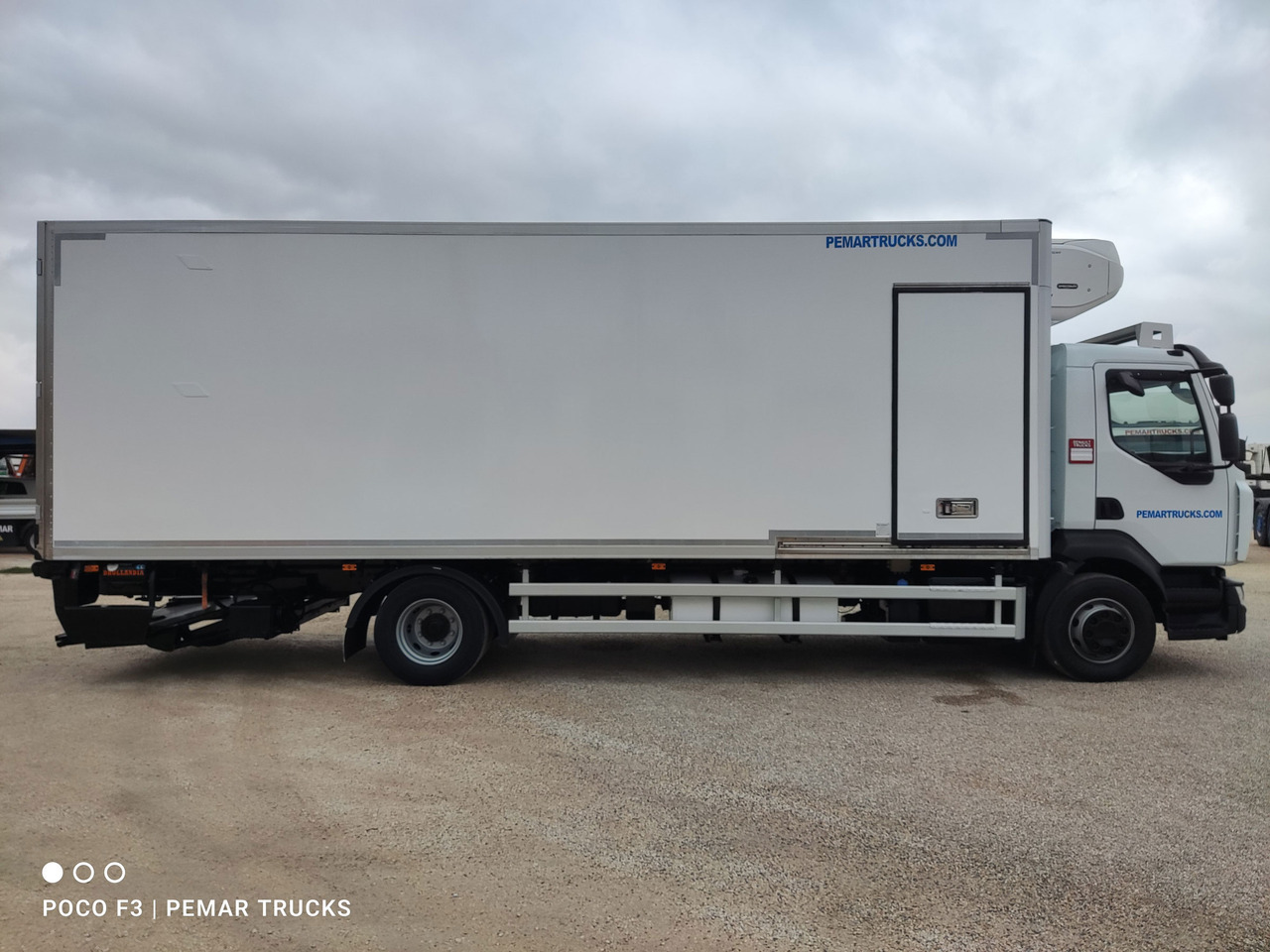 RENAULT MIDLUM D16 240 EURO 6 - Lastebil med kjøl: bilde 4 RENAULT MIDLUM D16 240 EURO 6 - Lastebil med kjøl: bilde 4