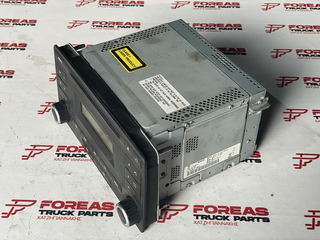BOSCH RADIO FOR MAN - 81.28101-6182 - Førerhus og interiør for Lastebil: bilde 2 BOSCH RADIO FOR MAN - 81.28101-6182 - Førerhus og interiør for Lastebil: bilde 2