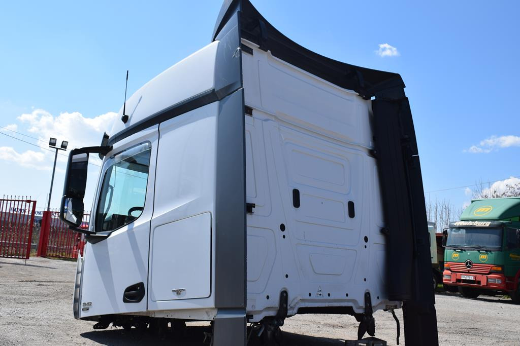MERCEDES-BENZ ACTROS MP 4 (BIG SPACE) - Førerhus for Lastebil: bilde 4 MERCEDES-BENZ ACTROS MP 4 (BIG SPACE) - Førerhus for Lastebil: bilde 4