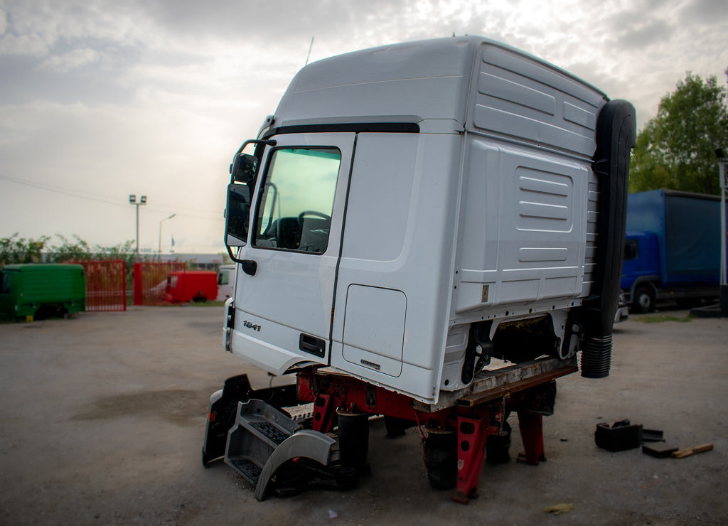 MERCEDES-BENZ ACTROS MP2 LARGE (MEGA) - Førerhus for Lastebil: bilde 4 MERCEDES-BENZ ACTROS MP2 LARGE (MEGA) - Førerhus for Lastebil: bilde 4