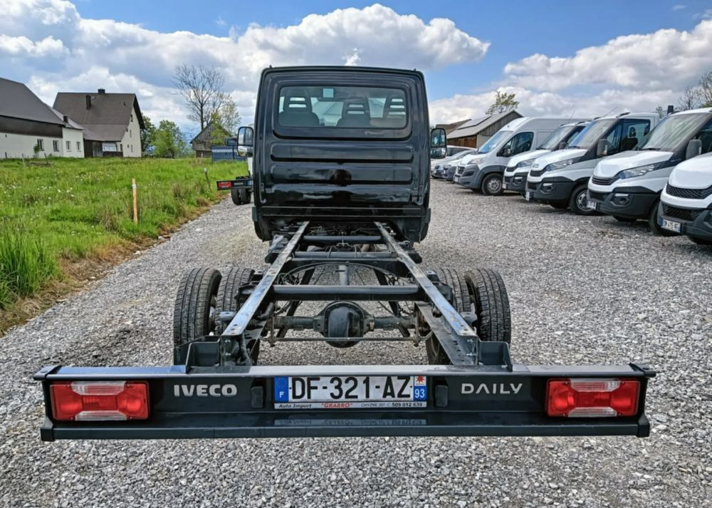 Iveco 35C13, 35C12, 35C14, 35C15 - Chassis lastebil: bilde 3 Iveco 35C13, 35C12, 35C14, 35C15 - Chassis lastebil: bilde 3