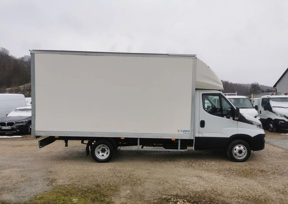 Iveco 3.0-150KM Daily 35C15 Kontener długi rama 35-150 kiper Klimatyzacja długi rozstaw - Varebil med skap: bilde 4 Iveco 3.0-150KM Daily 35C15 Kontener długi rama 35-150 kiper Klimatyzacja długi rozstaw - Varebil med skap: bilde 4