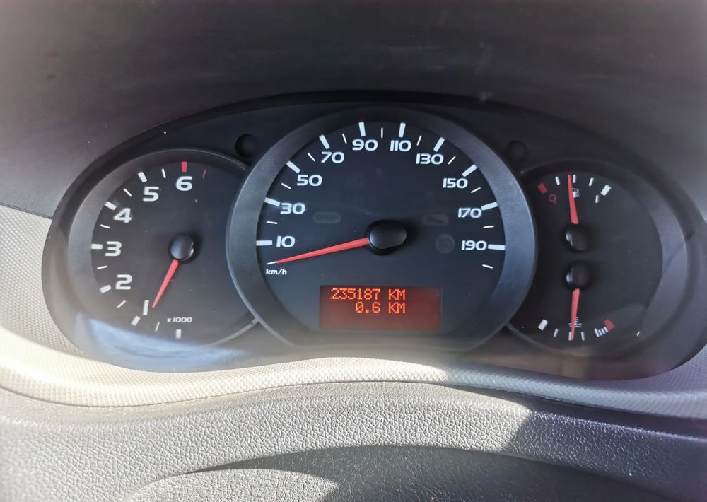 Kassebil Renault Master L3H2 doka 7-osobowy Długi klima 2.3dCi-125KM Brygadówka: bilde 14 Kassebil Renault Master L3H2 doka 7-osobowy Długi klima 2.3dCi-125KM Brygadówka: bilde 14