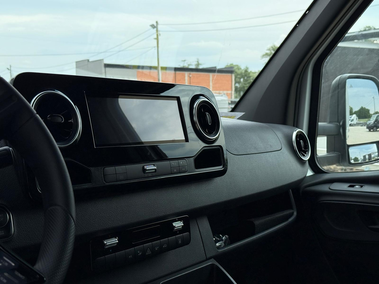 Ny Varebil med plan, Elektrisk varebil Mercedes eSprinter: bilde 8 Ny Varebil med plan, Elektrisk varebil Mercedes eSprinter: bilde 8