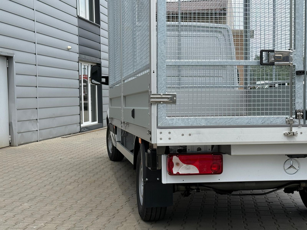 Ny Varebil med plan, Elektrisk varebil Mercedes eSprinter: bilde 12 Ny Varebil med plan, Elektrisk varebil Mercedes eSprinter: bilde 12