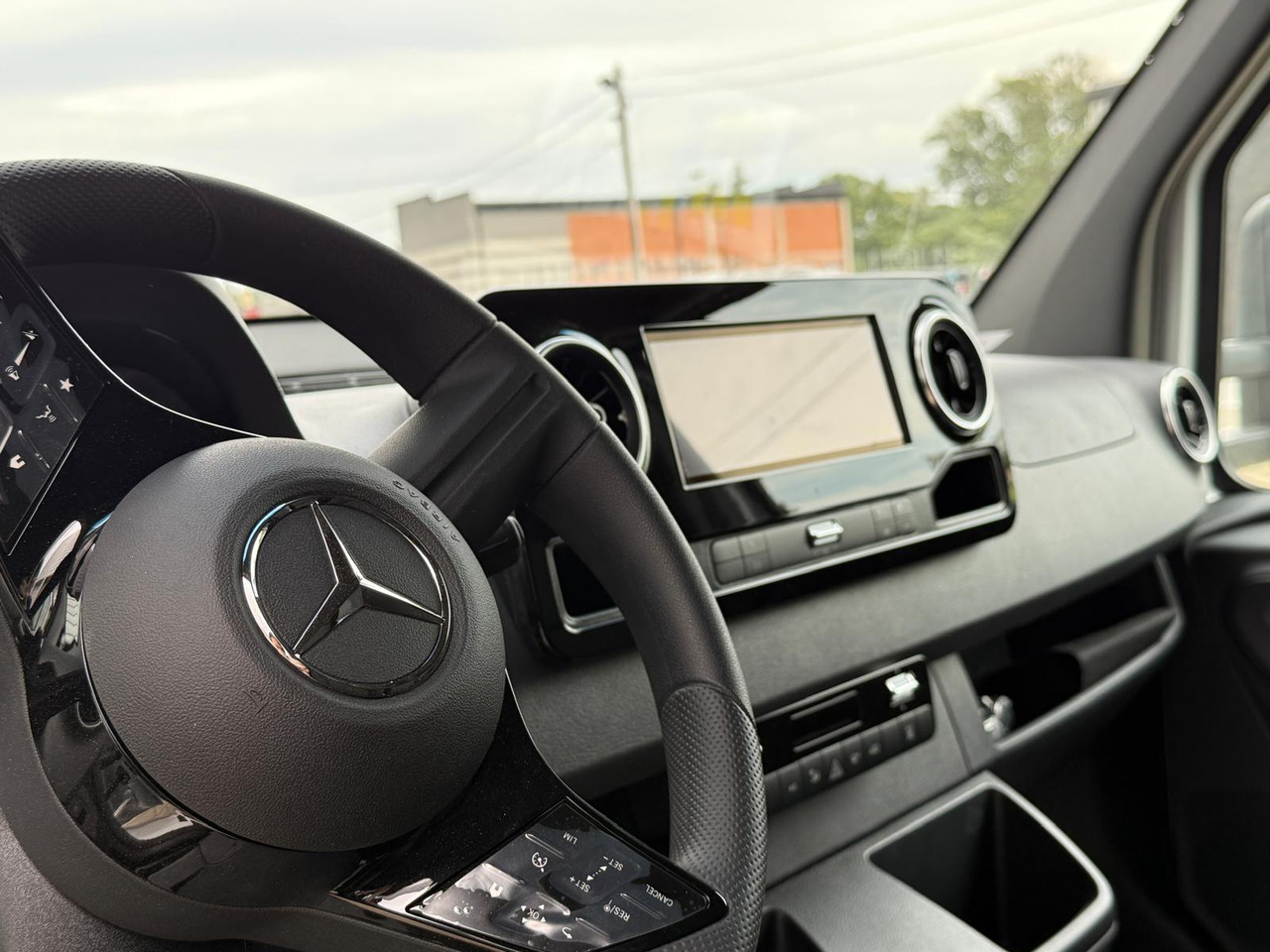 Ny Varebil med plan, Elektrisk varebil Mercedes eSprinter: bilde 7 Ny Varebil med plan, Elektrisk varebil Mercedes eSprinter: bilde 7