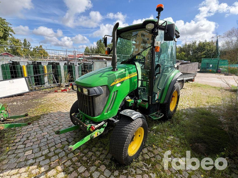John Deere 3720 Kompaktlastare - Traktor: bilde 1 John Deere 3720 Kompaktlastare - Traktor: bilde 1