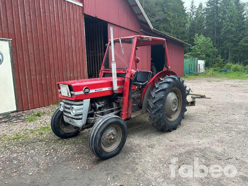 Massey Ferguson 135 - Traktor: bilde 1 Massey Ferguson 135 - Traktor: bilde 1