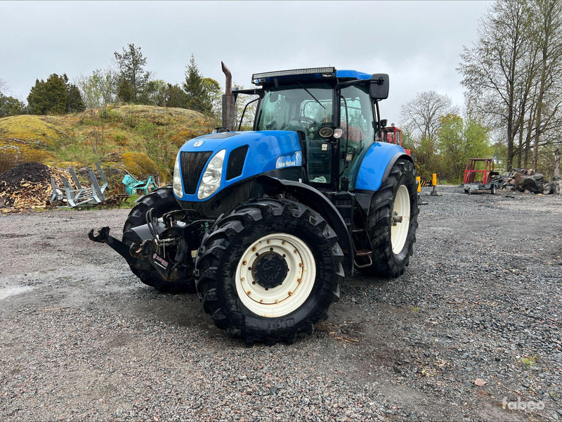 New Holland T7040 - Traktor: bilde 1 New Holland T7040 - Traktor: bilde 1