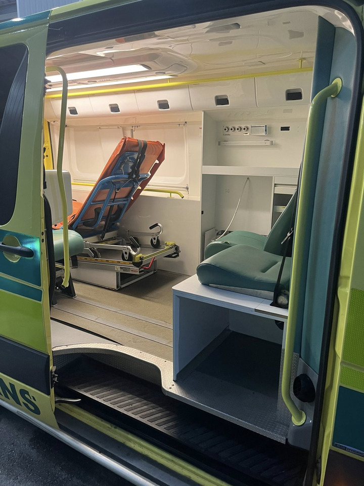 Ambulanse MERCEDES-BENZ Sprinter 316 NGT: bilde 11