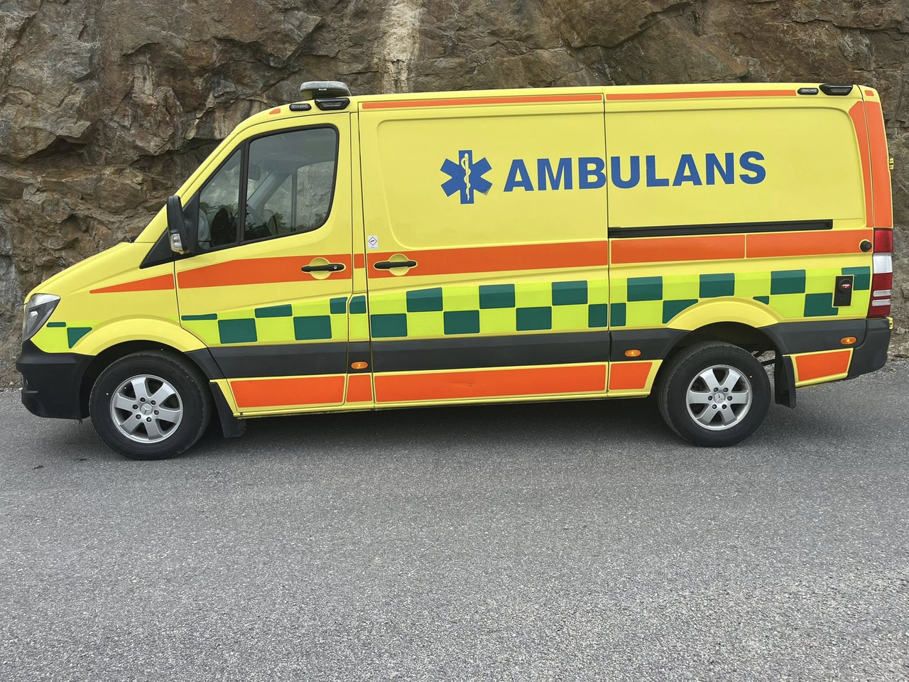MERCEDES-BENZ Sprinter 319 - AMBULANCE - Ambulanse: bilde 3 MERCEDES-BENZ Sprinter 319 - AMBULANCE - Ambulanse: bilde 3
