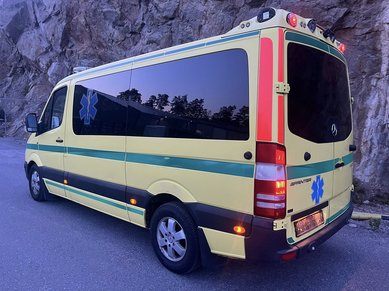 Mercedes-Benz Sprinter 316 - 2 stretcher - Ambulanse: bilde 3 Mercedes-Benz Sprinter 316 - 2 stretcher - Ambulanse: bilde 3