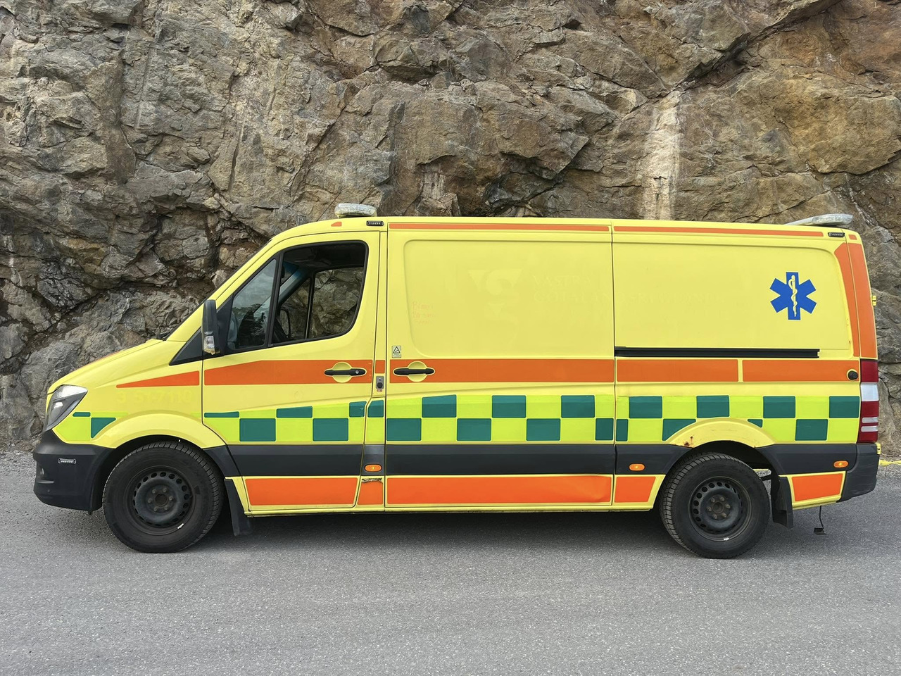 Mercedes-Benz Sprinter 319 - AMBULANCE / Krankenwagen / Швидка допомога - Ambulanse: bilde 4 Mercedes-Benz Sprinter 319 - AMBULANCE / Krankenwagen / Швидка допомога - Ambulanse: bilde 4