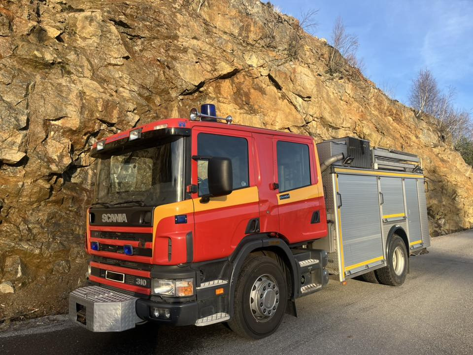 SCANIA P94GB 4x2 NZ310 - Fire engine - RESERVERAD !! - Brannbil: bilde 2 SCANIA P94GB 4x2 NZ310 - Fire engine - RESERVERAD !! - Brannbil: bilde 2