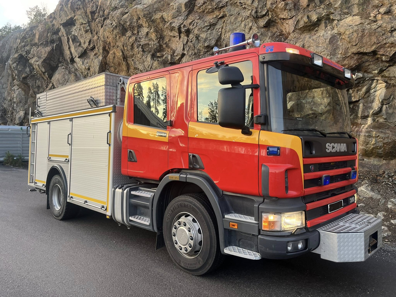 SCANIA P94GB 4x2 NZ310 - Fire engine - RESERVERAD !! - Brannbil: bilde 4 SCANIA P94GB 4x2 NZ310 - Fire engine - RESERVERAD !! - Brannbil: bilde 4