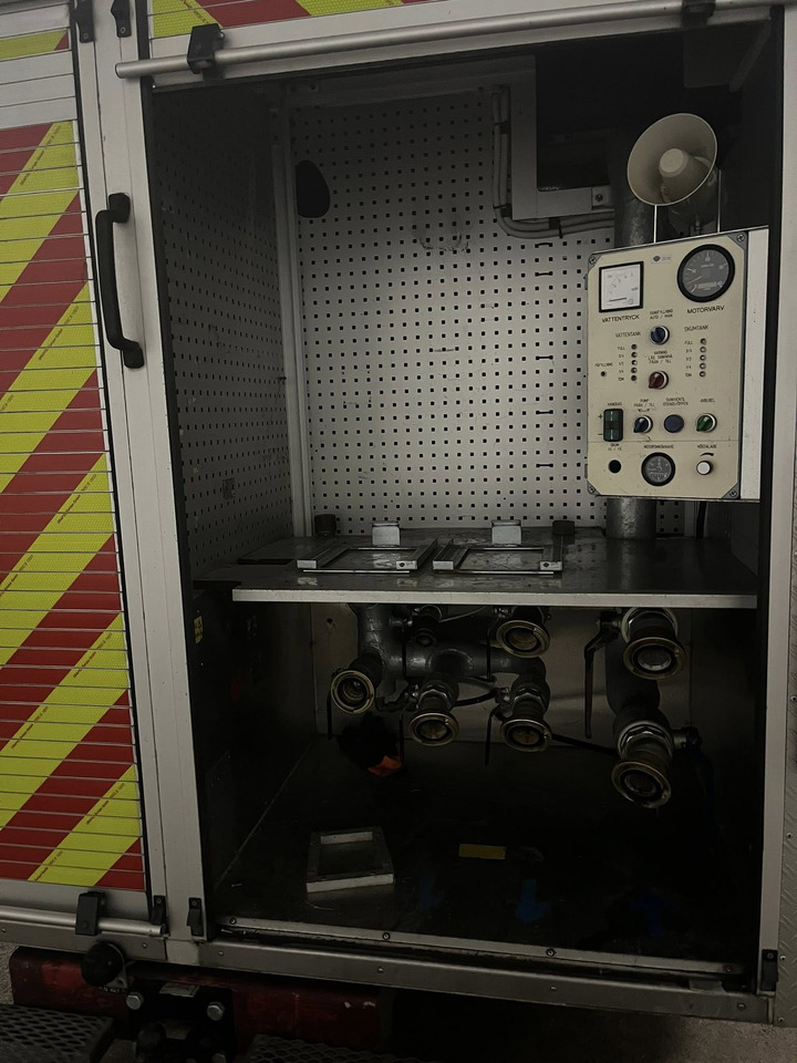 SCANIA P94GB 4x2 NZ310 - Fire engine - Brannbil: bilde 5 SCANIA P94GB 4x2 NZ310 - Fire engine - Brannbil: bilde 5