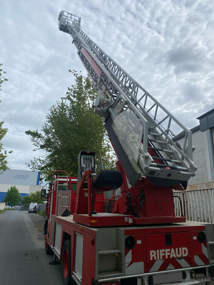 Renault Midliner M180 Drehleiter Feuerwehr EPSA23.5 1999 - Billift: bilde 1 Renault Midliner M180 Drehleiter Feuerwehr EPSA23.5 1999 - Billift: bilde 1