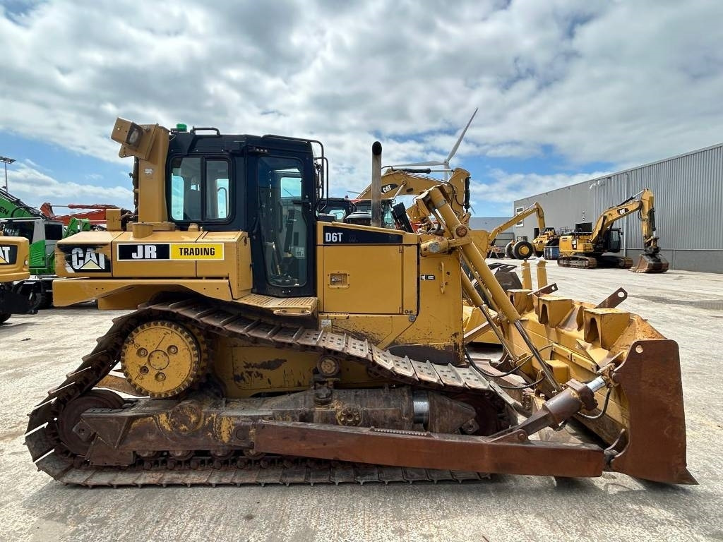 CAT D 6 T XL (Under Preparation + New Tracks) - Bulldozer: bilde 1 CAT D 6 T XL (Under Preparation + New Tracks) - Bulldozer: bilde 1