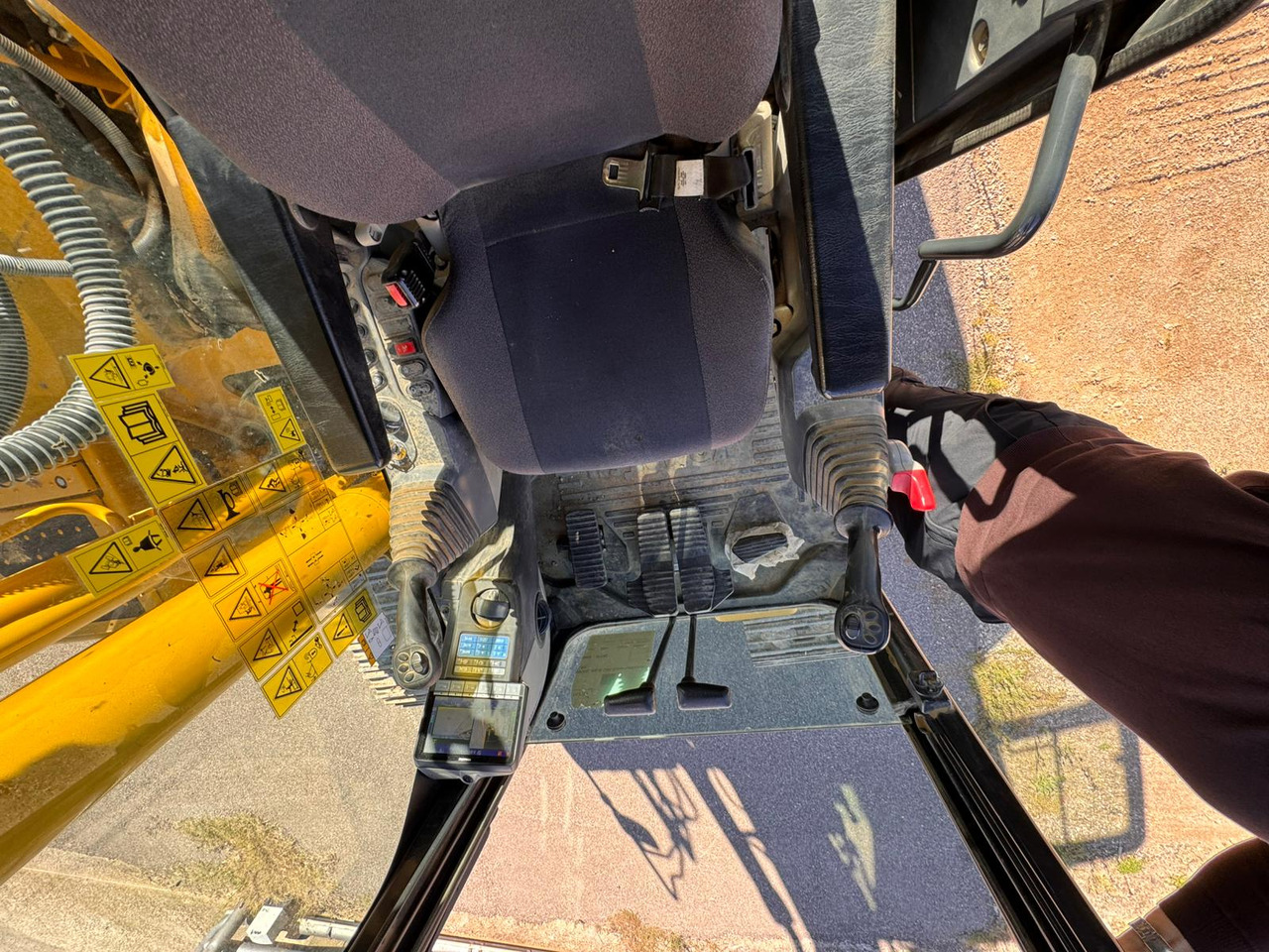 KOMATSU PC210 NLC-11 - Gravemaskin: bilde 5 KOMATSU PC210 NLC-11 - Gravemaskin: bilde 5