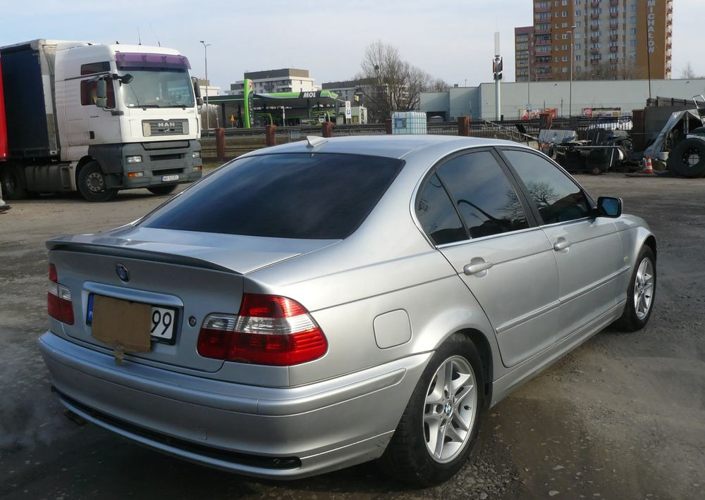 BMW Seria 3 320i - Personenbil: bilde 4 BMW Seria 3 320i - Personenbil: bilde 4