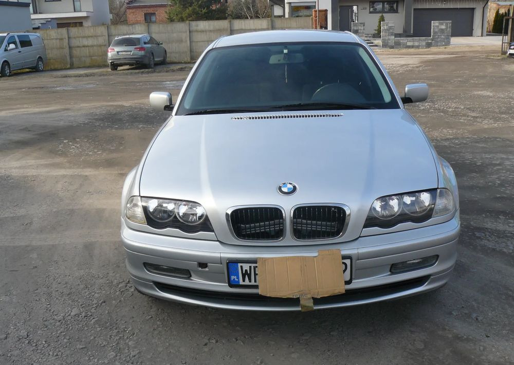 BMW Seria 3 320i - Sedan: bilde 1 BMW Seria 3 320i - Sedan: bilde 1