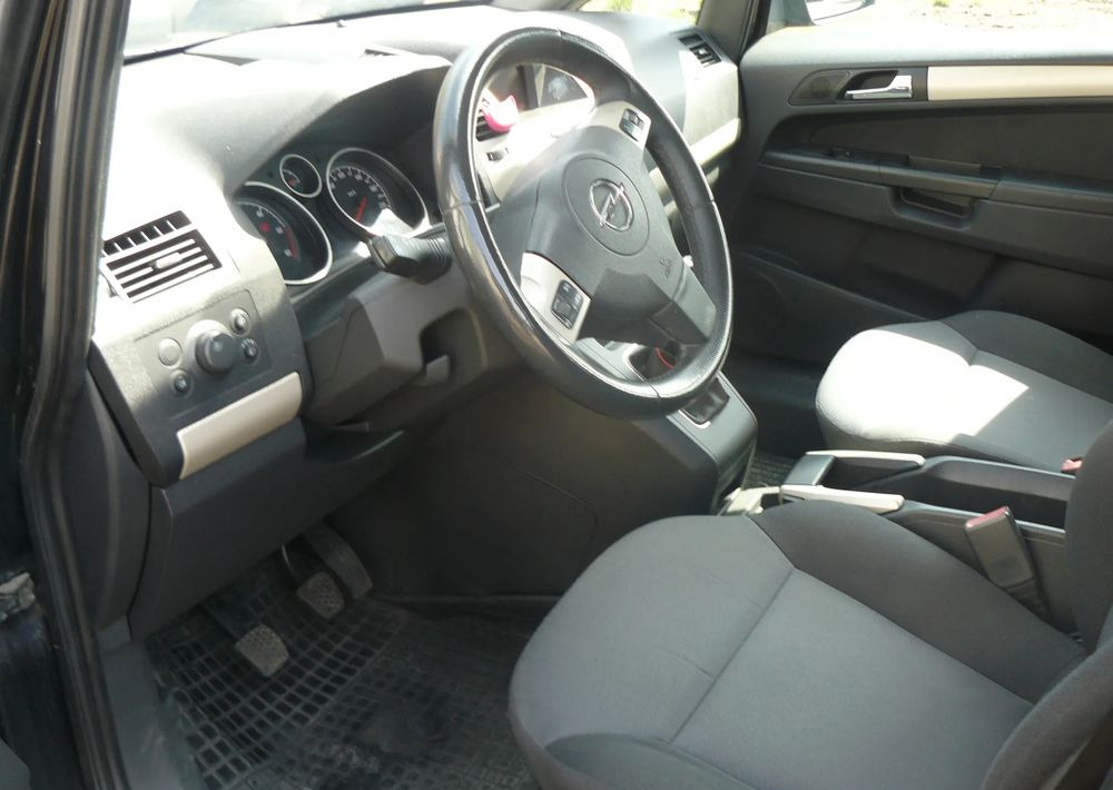 Opel Zafira 1.9 CDTI Cosmo - SUV: bilde 5 Opel Zafira 1.9 CDTI Cosmo - SUV: bilde 5