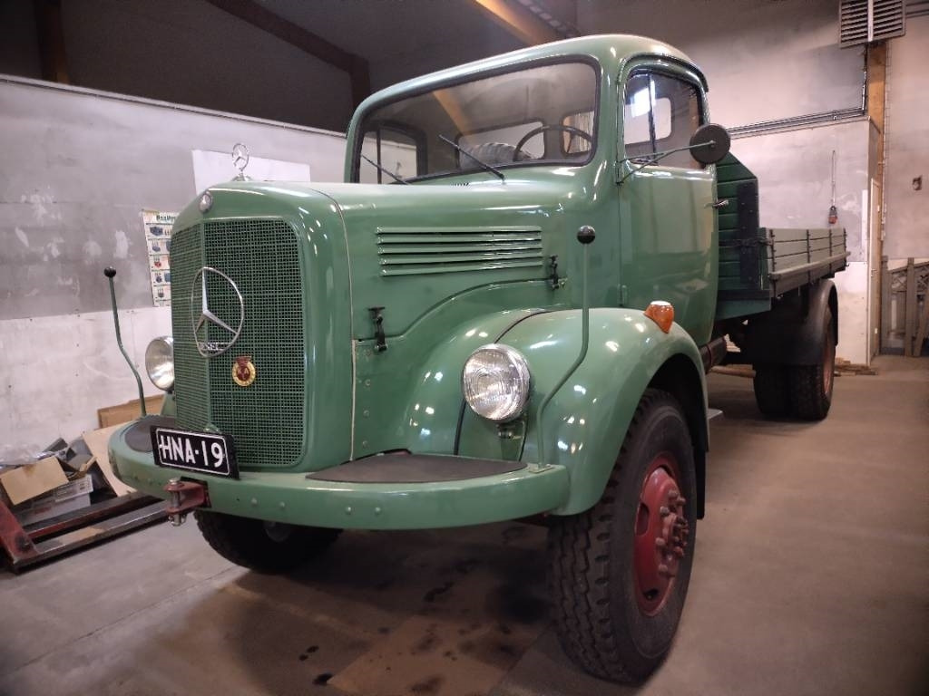 Mercedes-Benz 4x4 Kippilava,museo rekisterissä - Tippbil: bilde 2 Mercedes-Benz 4x4 Kippilava,museo rekisterissä - Tippbil: bilde 2
