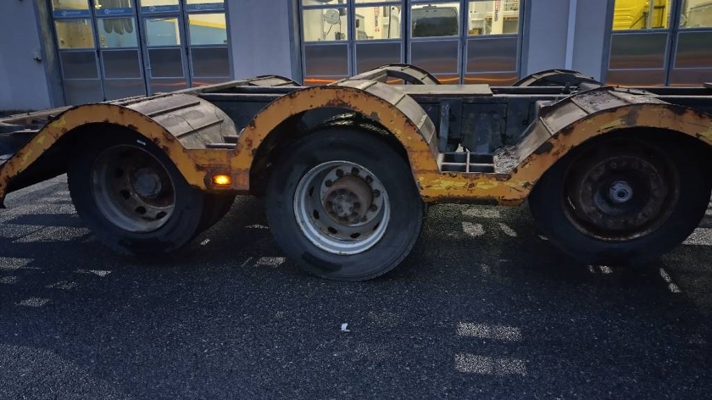 Volvo F16 8x2 metsäkone ritilä, rautajouset,hydr.perä - Tømmerbil: bilde 3 Volvo F16 8x2 metsäkone ritilä, rautajouset,hydr.perä - Tømmerbil: bilde 3