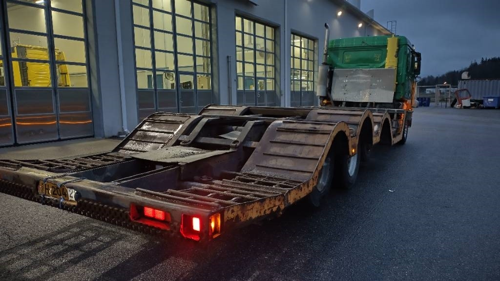 Volvo F16 8x2 metsäkone ritilä, rautajouset,hydr.perä - Tømmerbil: bilde 4 Volvo F16 8x2 metsäkone ritilä, rautajouset,hydr.perä - Tømmerbil: bilde 4