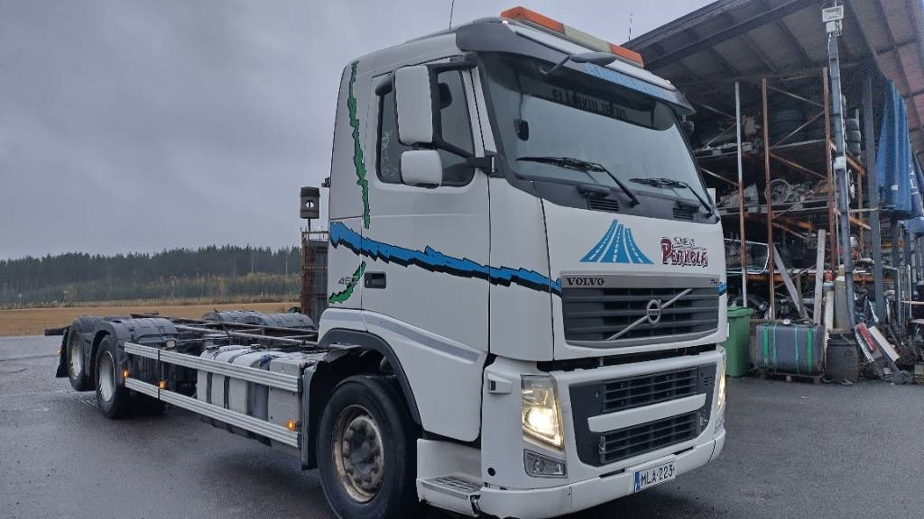 Volvo FH13 6x2 alusta, manuaalivaihteisto - Chassis lastebil: bilde 2 Volvo FH13 6x2 alusta, manuaalivaihteisto - Chassis lastebil: bilde 2
