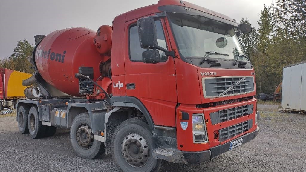 Volvo FM9 8x4 full steel,manual, mixer - Tankbil: bilde 2 Volvo FM9 8x4 full steel,manual, mixer - Tankbil: bilde 2