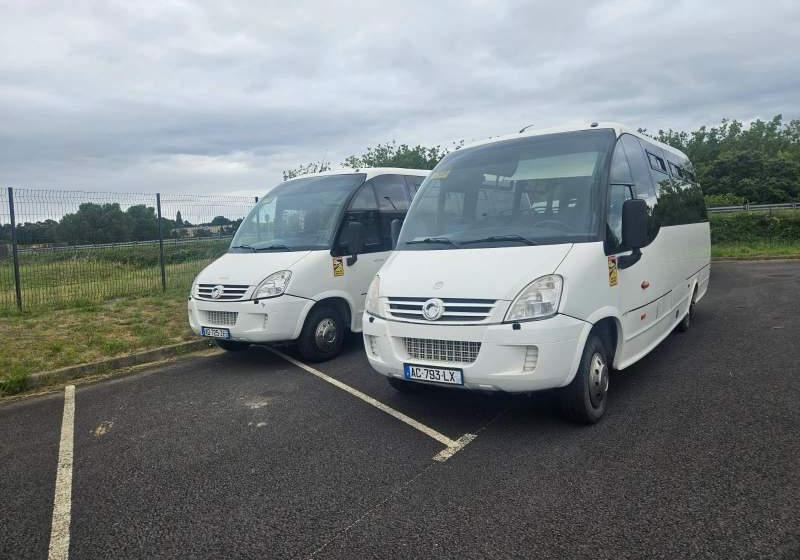 Iveco WING / SPROWADZONY/ 34 MIEJSCA/ MANUAL - Minibuss, Persontransport: bilde 1 Iveco WING / SPROWADZONY/ 34 MIEJSCA/ MANUAL - Minibuss, Persontransport: bilde 1