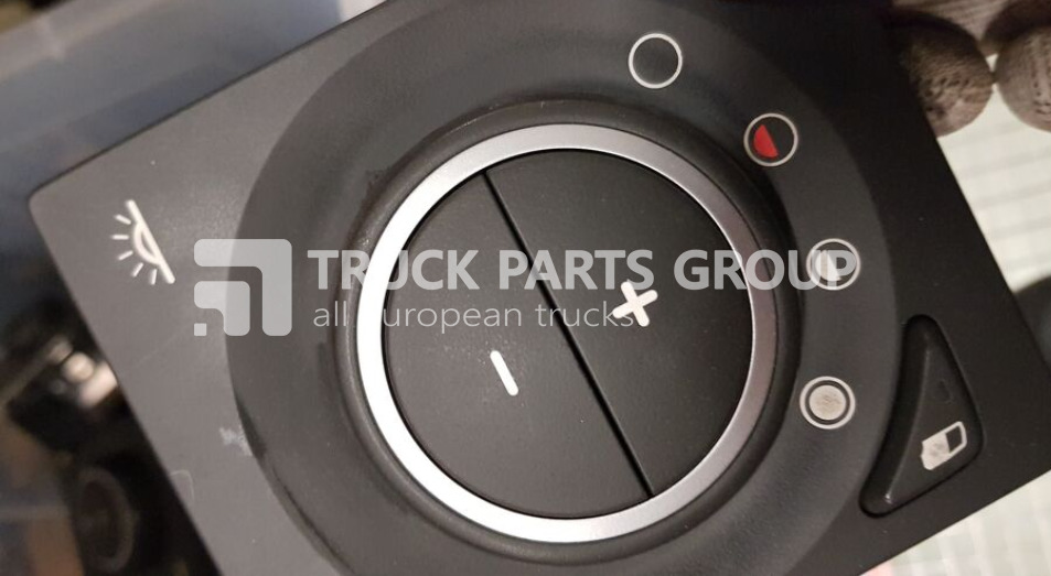 VOLVO FH4 euro6 control panels dashboard, central panel, information p dashboard - Instrumentpanel for Lastebil: bilde 3 VOLVO FH4 euro6 control panels dashboard, central panel, information p dashboard - Instrumentpanel for Lastebil: bilde 3