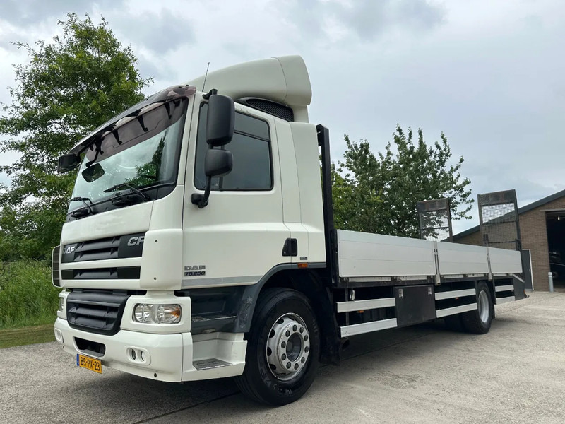 DAF CF 75.250 / NL TRUCK / EURO 5 / 4X2 / HYDRAULIC RAMPS / FULL AIR - Transporter lastebil: bilde 1 DAF CF 75.250 / NL TRUCK / EURO 5 / 4X2 / HYDRAULIC RAMPS / FULL AIR - Transporter lastebil: bilde 1