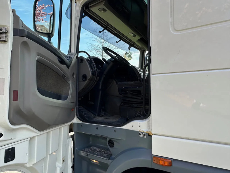 DAF XF 105.460 / NL TRUCK / EURO5 / RETARDER / MANUAL / HYDRAULIC RAMP - Transporter lastebil: bilde 5 DAF XF 105.460 / NL TRUCK / EURO5 / RETARDER / MANUAL / HYDRAULIC RAMP - Transporter lastebil: bilde 5