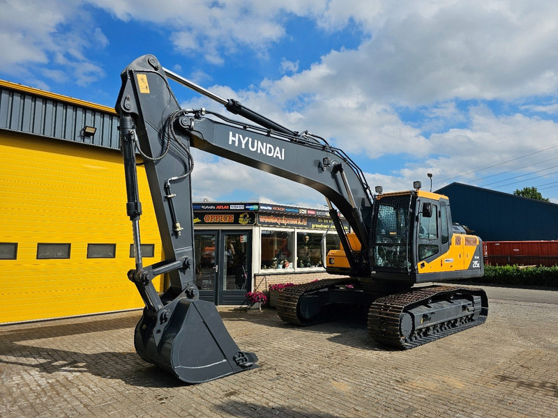 Hyundai R215L - Beltegraver: bilde 2 Hyundai R215L - Beltegraver: bilde 2