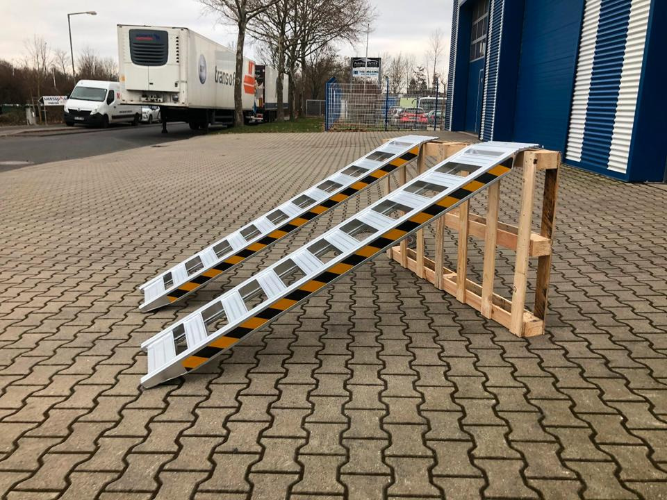 Alurampen Satz 2m 2000KG Minibagger Minilader Quad Auffahrrampe *INKL.19% MWST* - Lasterampe: bilde 5 Alurampen Satz 2m 2000KG Minibagger Minilader Quad Auffahrrampe *INKL.19% MWST* - Lasterampe: bilde 5