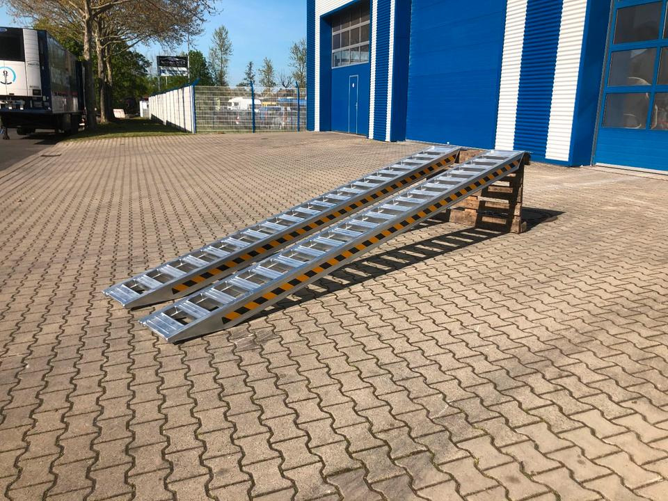 Alurampen Satz 4m 4000KG Minibagger Minilader Quad Auffahrrampe *INKL.19% MWST* - Lasterampe: bilde 1 Alurampen Satz 4m 4000KG Minibagger Minilader Quad Auffahrrampe *INKL.19% MWST* - Lasterampe: bilde 1