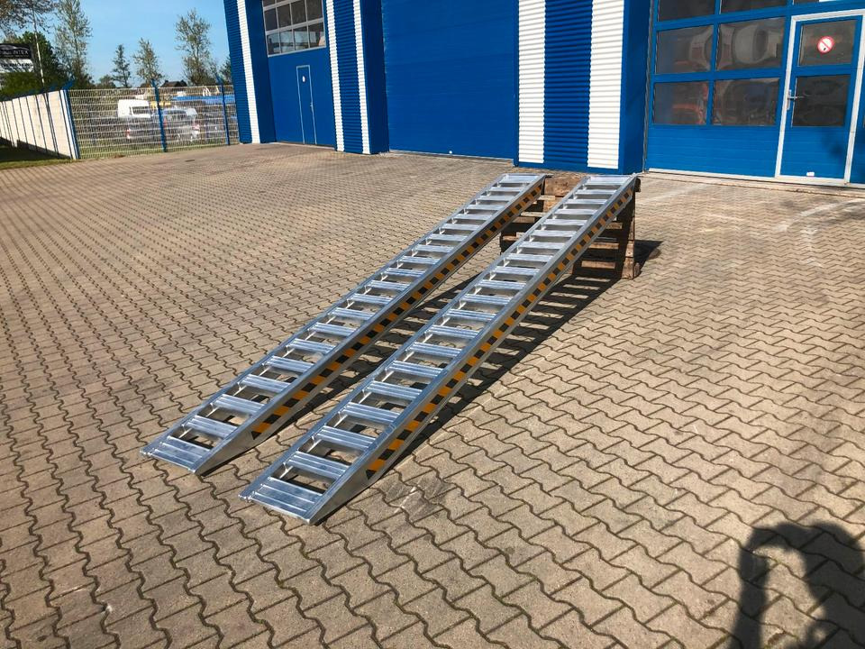 Alurampen Satz 4m 4000KG Minibagger Minilader Quad Auffahrrampe *INKL.19% MWST* - Lasterampe: bilde 2 Alurampen Satz 4m 4000KG Minibagger Minilader Quad Auffahrrampe *INKL.19% MWST* - Lasterampe: bilde 2