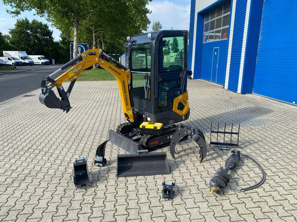 Minibagger BK1250KJSR inkl. kleinem Zubehörpaket *INKL.19% MWST*BERGER KRAUS*KUBOTA* VERSTELLFAHRWERK*SOFORT!* - Minigraver: bilde 1 Minibagger BK1250KJSR inkl. kleinem Zubehörpaket *INKL.19% MWST*BERGER KRAUS*KUBOTA* VERSTELLFAHRWERK*SOFORT!* - Minigraver: bilde 1