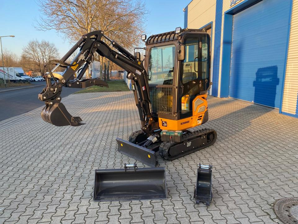 Minibagger BK2000NKSR inkl. Schaufelpaket *INKL.19% MWST*BERGER KRAUS*KUBOTA* KLIMA*SCHWENKARM*VERSTELLFAHRWERK* - Minigraver: bilde 1 Minibagger BK2000NKSR inkl. Schaufelpaket *INKL.19% MWST*BERGER KRAUS*KUBOTA* KLIMA*SCHWENKARM*VERSTELLFAHRWERK* - Minigraver: bilde 1