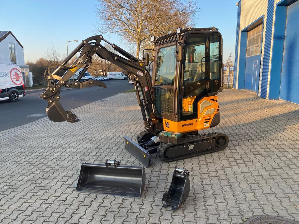Minibagger BK2000NKSR inkl. Schaufelpaket *INKL.19% MWST*BERGER KRAUS*KUBOTA* KLIMA*SCHWENKARM*VERSTELLFAHRWERK* - Minigraver: bilde 2 Minibagger BK2000NKSR inkl. Schaufelpaket *INKL.19% MWST*BERGER KRAUS*KUBOTA* KLIMA*SCHWENKARM*VERSTELLFAHRWERK* - Minigraver: bilde 2
