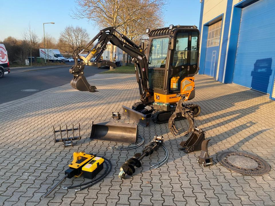 Minibagger BK2000NKSR inkl. Zubehörpaket *INKL.19% MWST*BERGER KRAUS*KUBOTA* KLIMA*SCHWENKARM*VERSTELLFAHRWERK* - Minigraver: bilde 1 Minibagger BK2000NKSR inkl. Zubehörpaket *INKL.19% MWST*BERGER KRAUS*KUBOTA* KLIMA*SCHWENKARM*VERSTELLFAHRWERK* - Minigraver: bilde 1