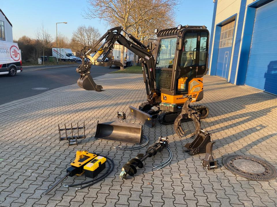 Minibagger BK2000NKSR inkl. Zubehörpaket *INKL.19% MWST*BERGER KRAUS*KUBOTA* KLIMA*SCHWENKARM*VERSTELLFAHRWERK* - Minigraver: bilde 2 Minibagger BK2000NKSR inkl. Zubehörpaket *INKL.19% MWST*BERGER KRAUS*KUBOTA* KLIMA*SCHWENKARM*VERSTELLFAHRWERK* - Minigraver: bilde 2